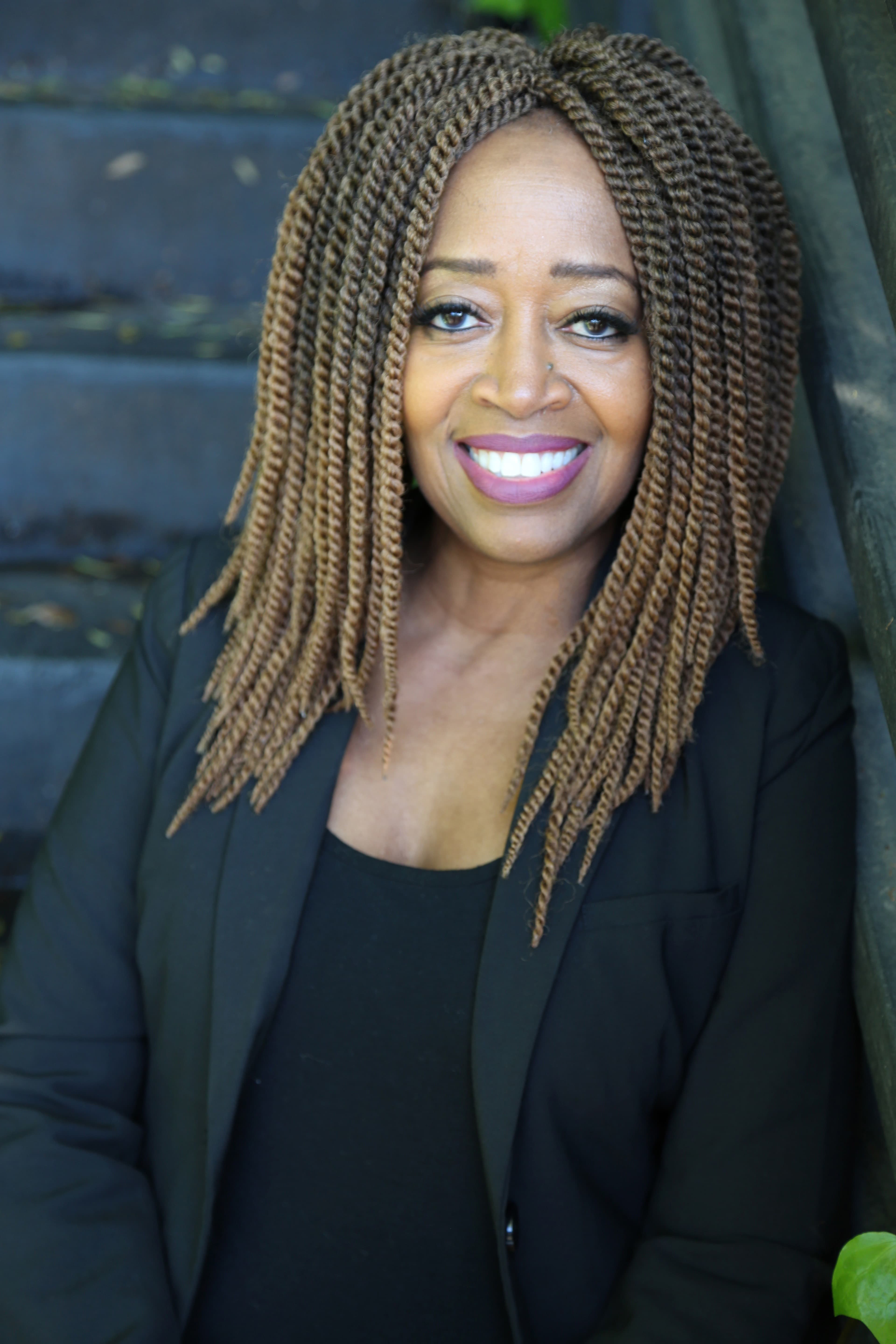 Jennifer Leigh Warren