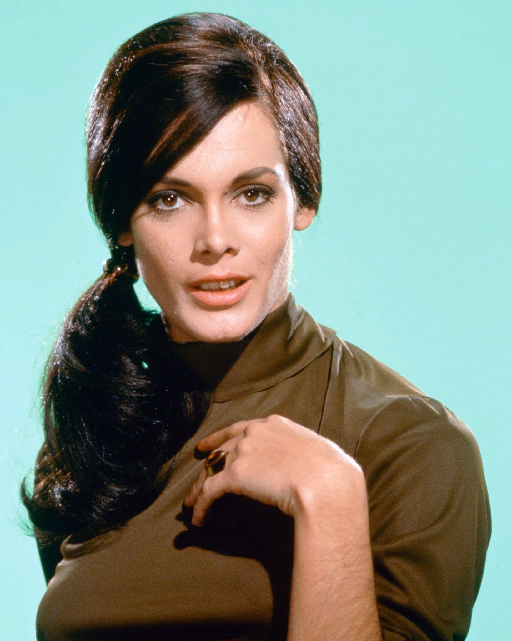 Martine Beswick