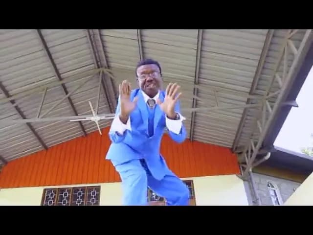 Shari Martin -  Christmas (Official Music Video)