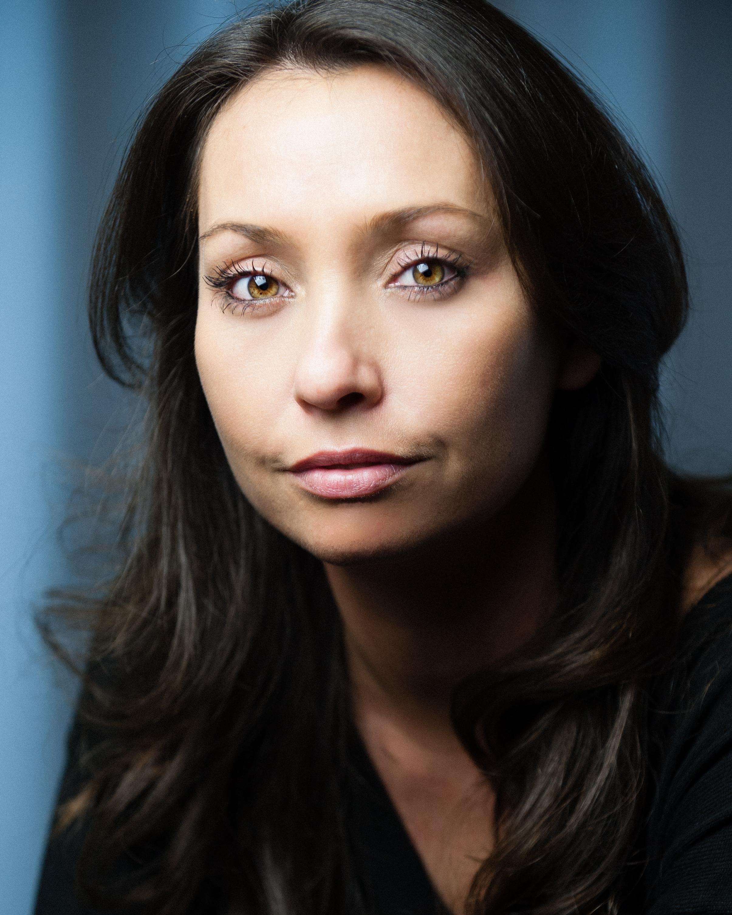 Lucinda Rhodes Thakrar