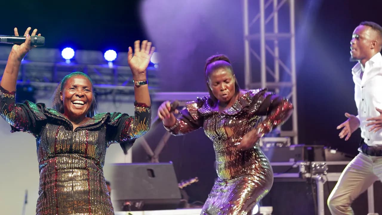 Rose MUHANDO In KIGALI - NIBEBE , YESU WEE NAKUPENDA , NDIVYO ULIVYO