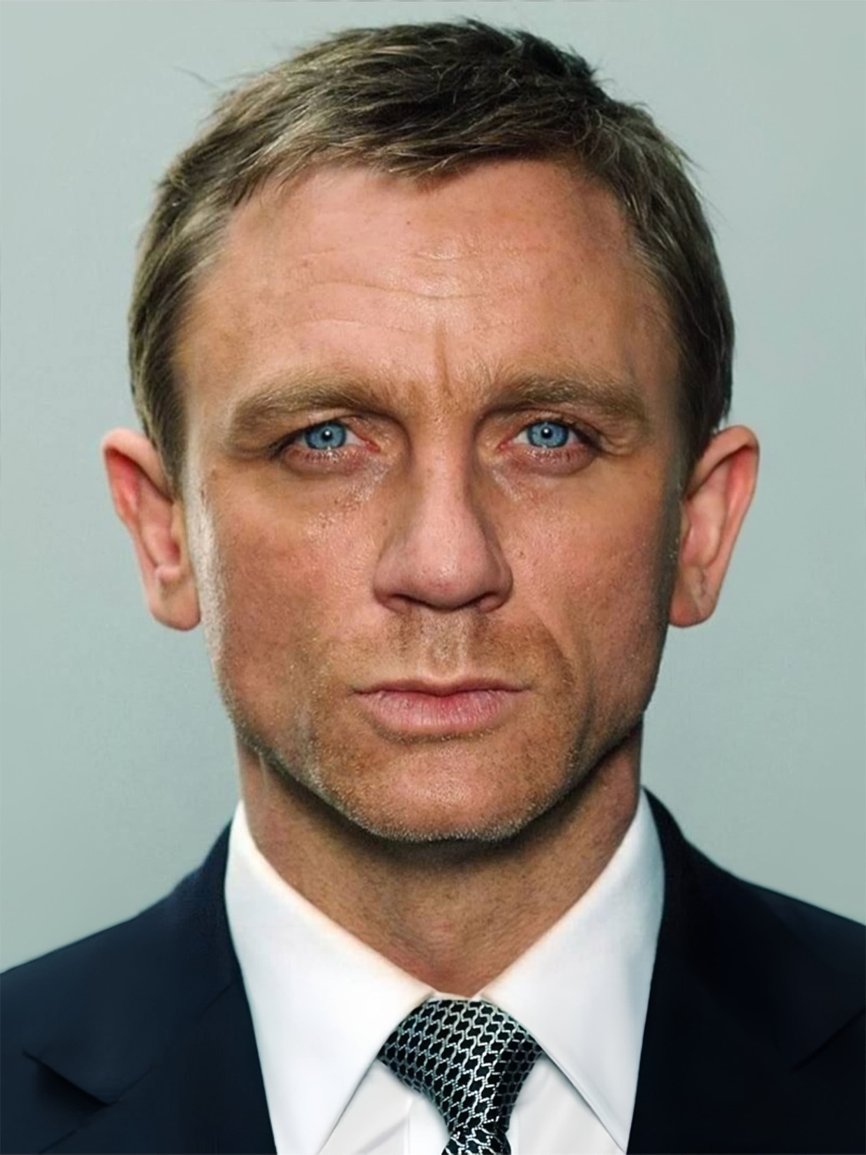 Daniel Craig