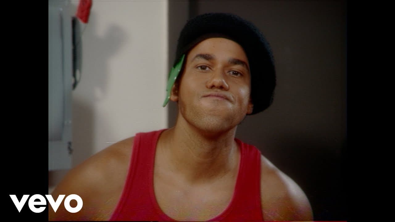 Romeo Santos - Suegra (Official Video)