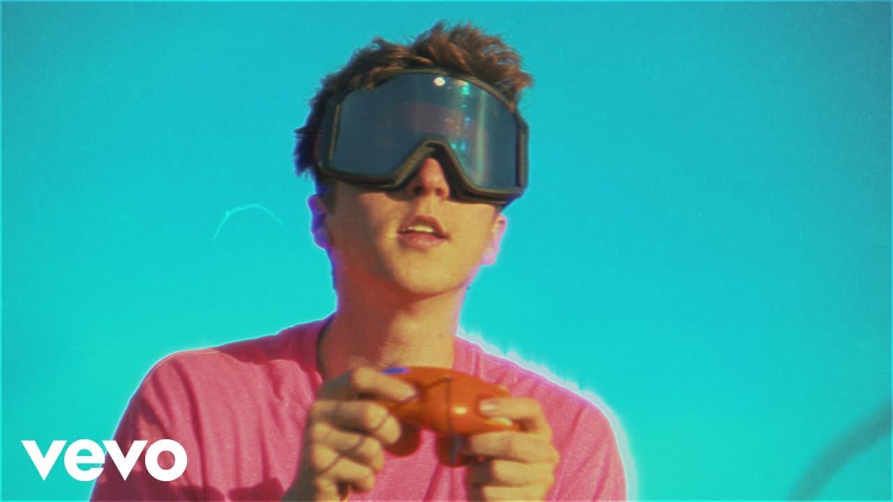 Powfu, Travis Barker - mario kart (Official Video)