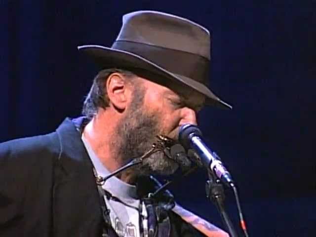 Neil Young - Heart of Gold (Live at Farm Aid 1998)