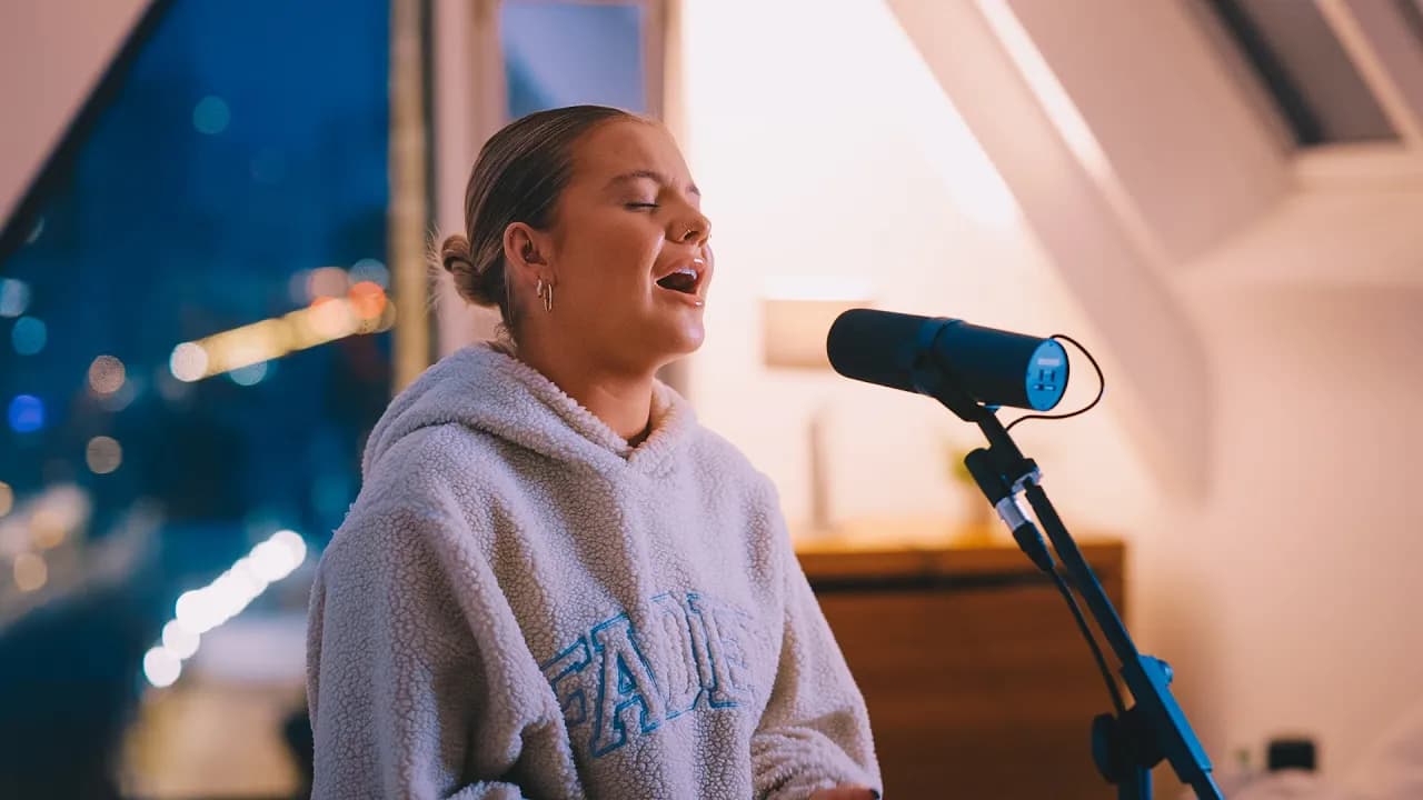 Lauren Spencer-Smith - Fingers Crossed