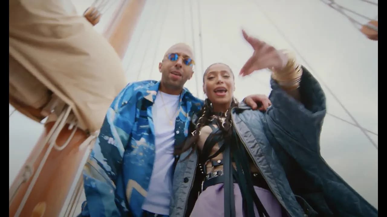 Zaho - En bas d'chez moi feat. Naps (Clip officiel)