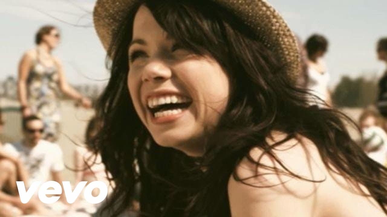 Carly Rae Jepsen - Bucket