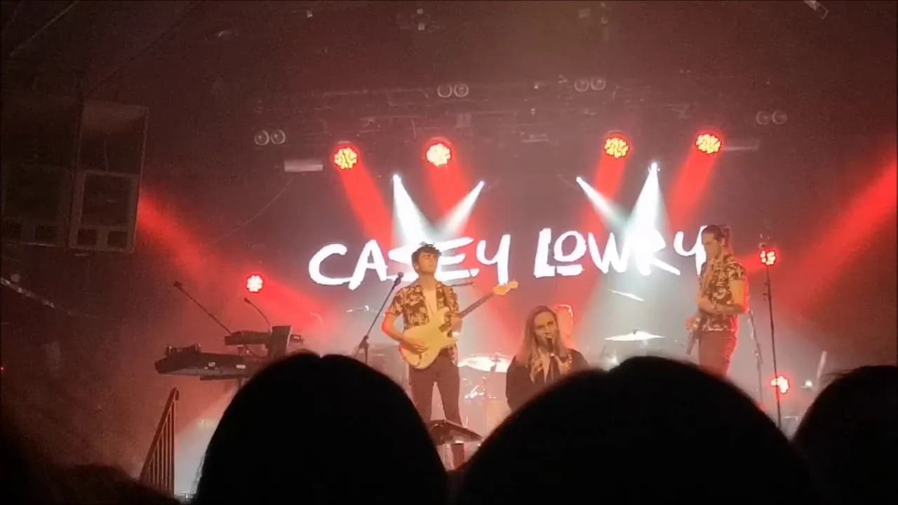 Casey Lowry singing Roam live