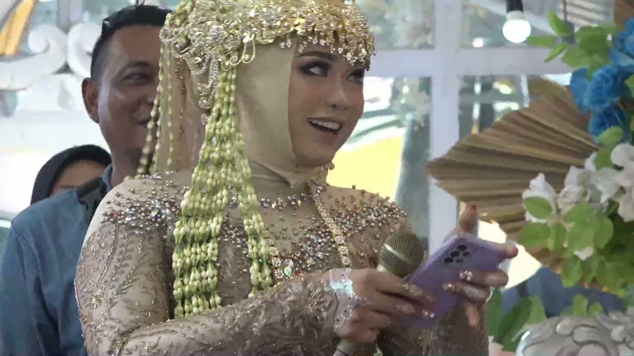 Mempelai wanita suarnya jos. cover lagu Buih jadi permadani