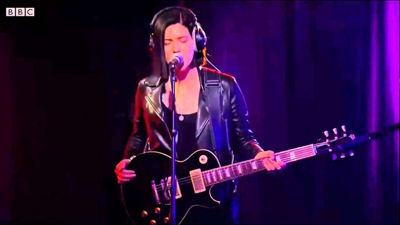 Jamie XX feat Romy & Olivier - Stranger in a room & SeeSaw @BBCR1