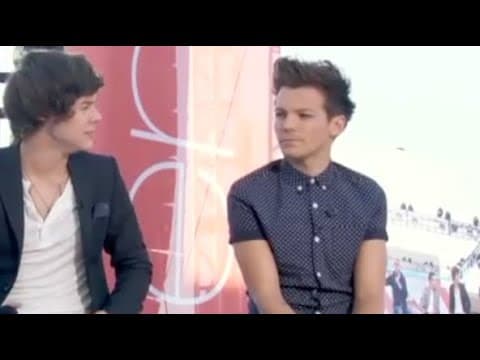 harry styles and louis tomlinson making eachother jealous for absolutely no reason