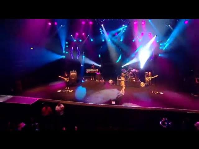 Sophie Ellis-Bextor - Groovejet / Sing It Back (Live in Jakarta)