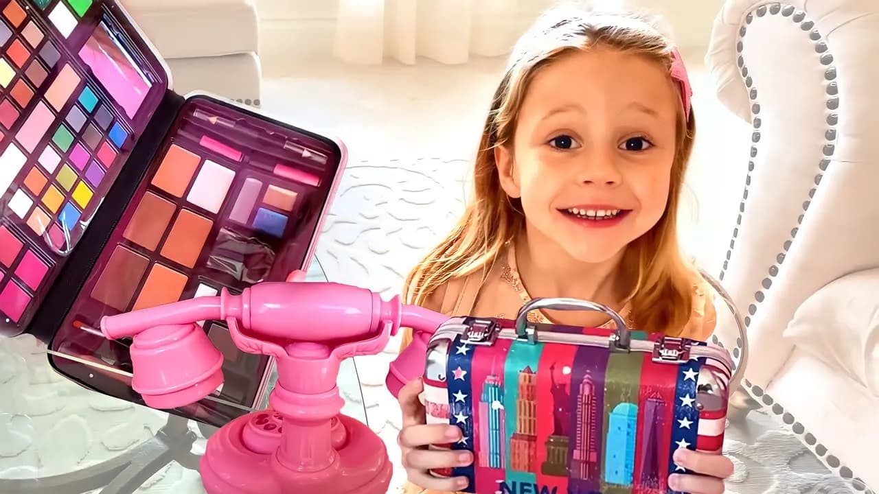 Nastya e Stacy fingem brincar com brinquedos de maquiagem | Compilação de vídeos para crianças