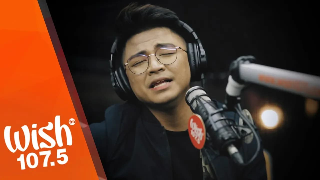 Michael Dutchi Libranda performs "Wala Ka Na" LIVE on Wish 107.5 Bus