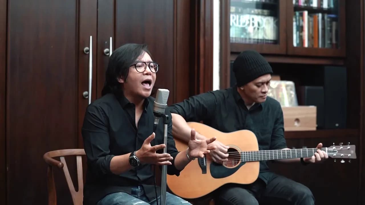 MISTERI ILAHI DAN HAMPA MEDLEY BERSAMA ARI LASSO