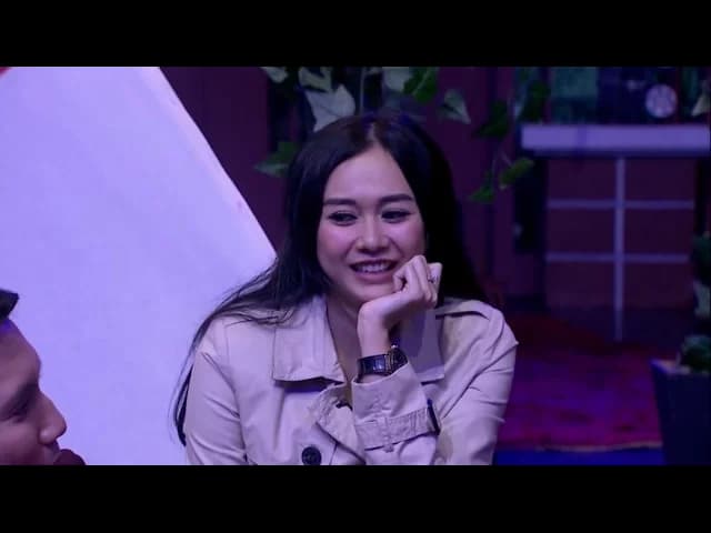 Aura Kasih Cekikikan Nanggepin Jokes Vincent Desta