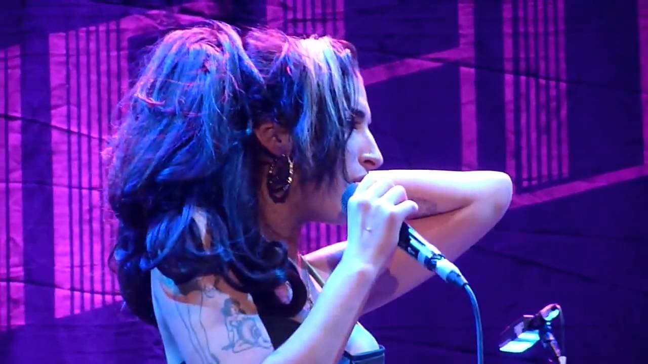 Amy Winehouse - Back To Black (Live Belgrade 18-06-2011 drunk or stoned), RIP 23-07-2011 †