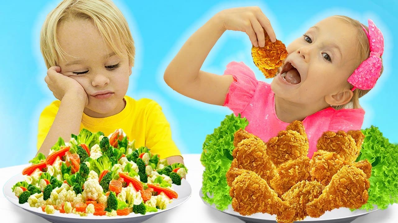 Chris Learn to Share Food and Pretend Cook Toy Food