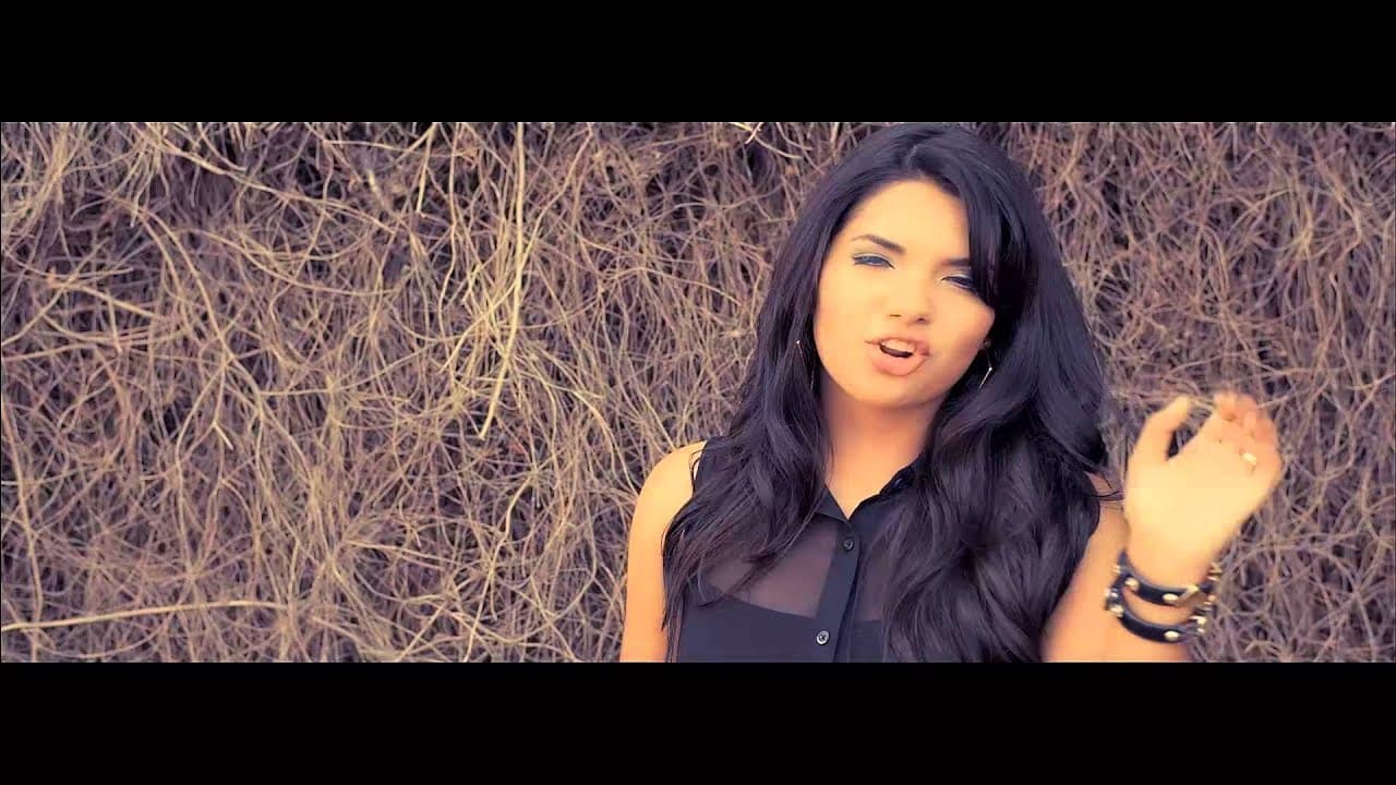 Damaris Guerra- El Es Emmanuel (Video Oficial)