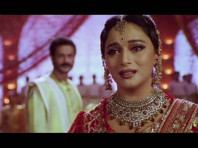 Madhuri Dixit slaps Milind Gunaji | Devdas