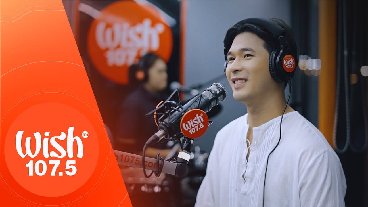 Wilbert Ross performs “LANGGA” LIVE on Wish 107.5 Bus