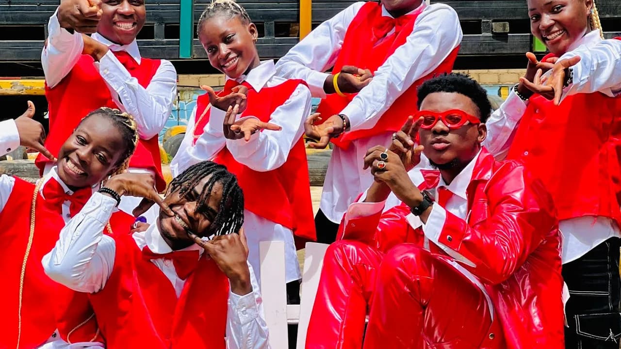 Sadiq Saleh - Kallon Soyayya (Official Video)