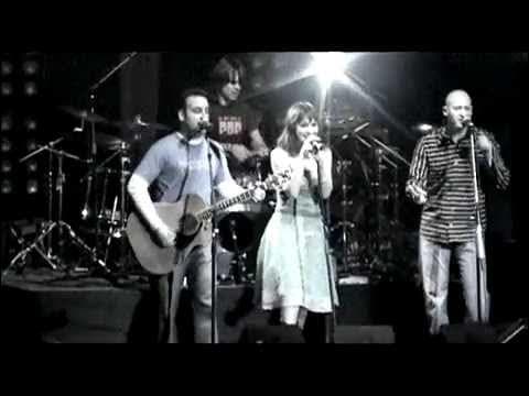 Amaral - Marta, Sebas, Guille y los demás (Videoclip Oficial)