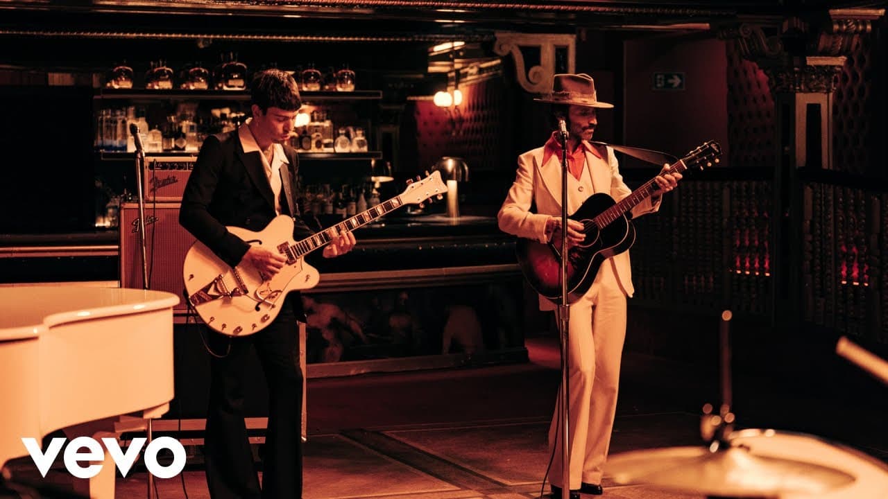 Leiva, Conociendo Rusia - Jaula de Oro (Video Oficial)