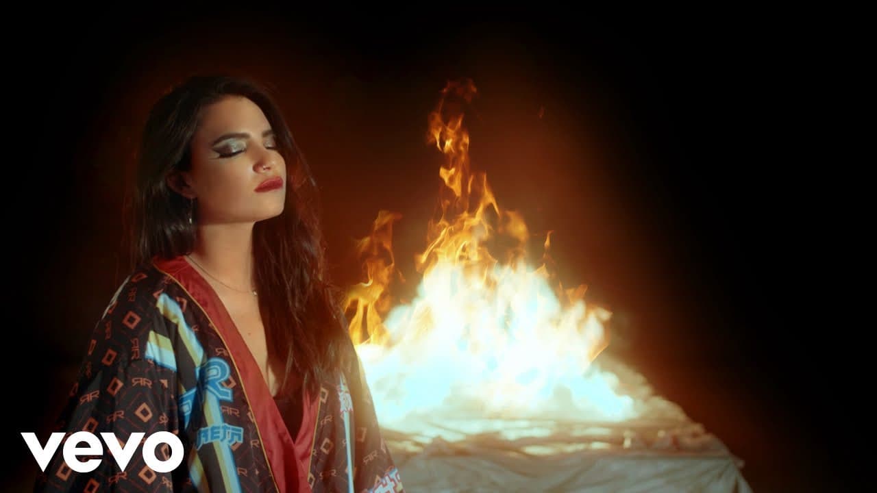 Kenya Saiz - Reina del Colchón