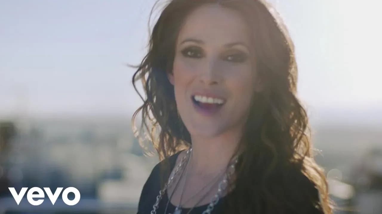 Malú - Caos (Official Video)