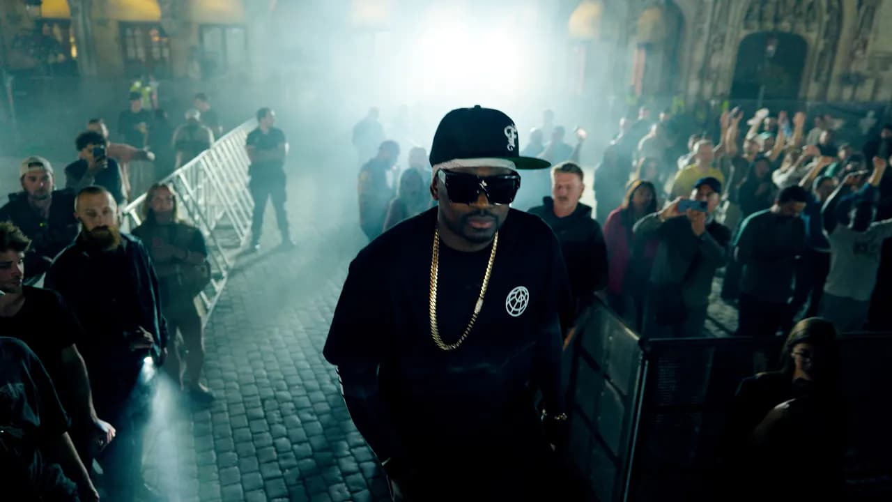 Major Lazer ft. Busy Signal & Kybba - GANGSTA (Live in Brussels)