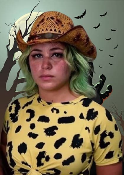 Sushii Xhyvette Holder