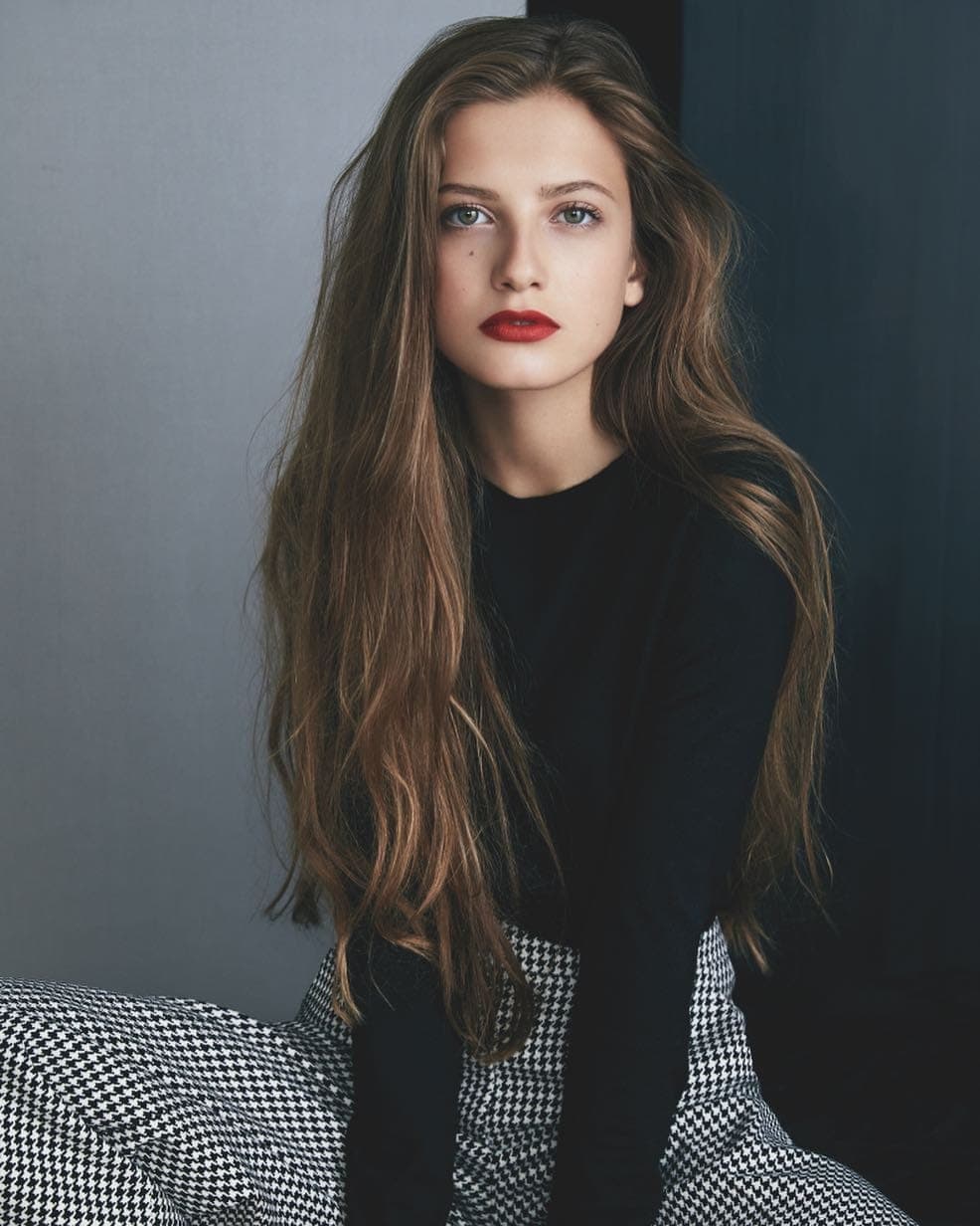 Zoë Pastelle Holthuizen