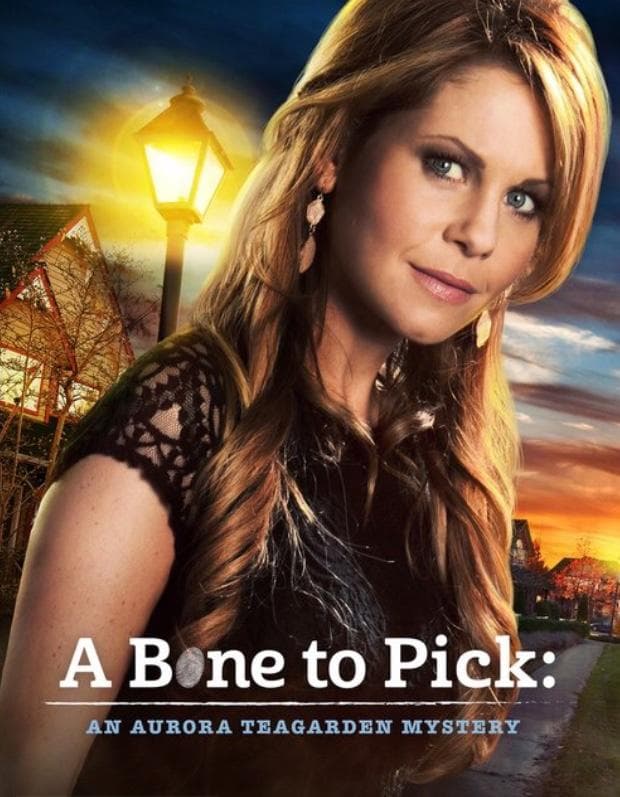 A Bone to Pick: An Aurora Teagarden Mystery