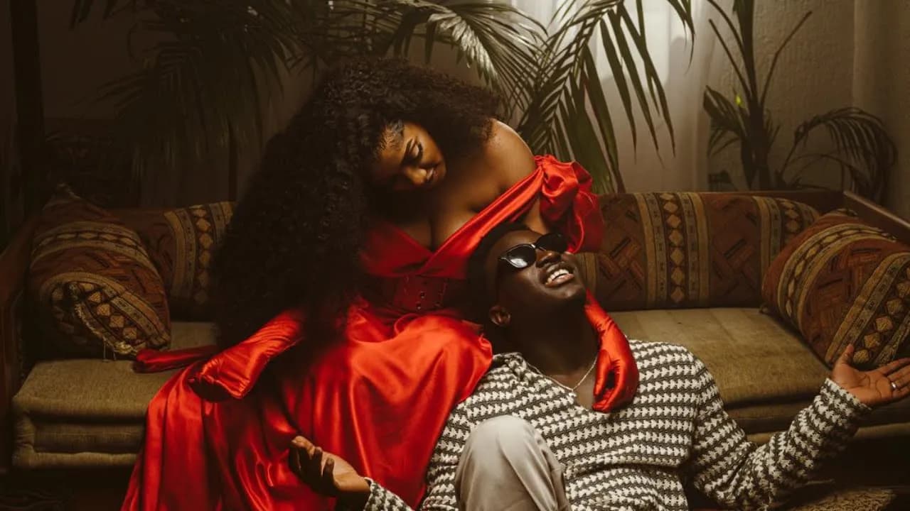 AK feat Djelykaba Bintou - Habitude (Clip officiel)