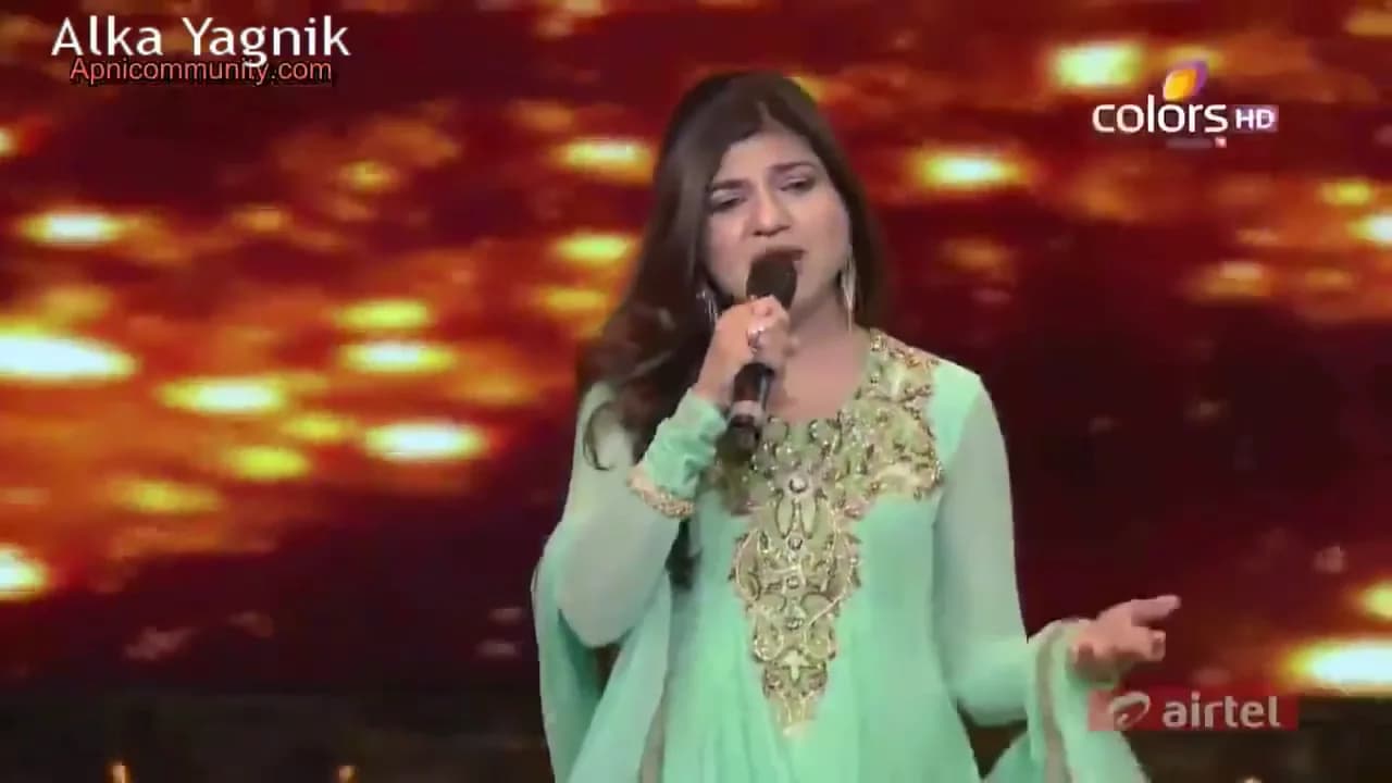 Alka Yagnik Sings Live Tribute to SRK at Mirchi Music Award 2014