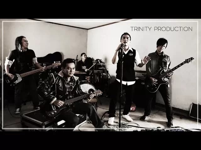 NaFF - Seharusnya Kita | Official Video Clip