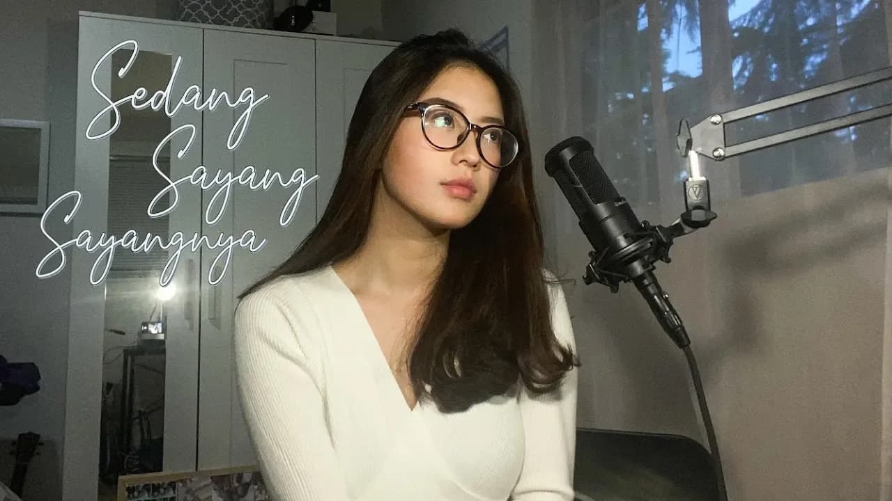 SEDANG SAYANG SAYANGNYA - MAWAR de JONGH | VALERIE POLA COVER